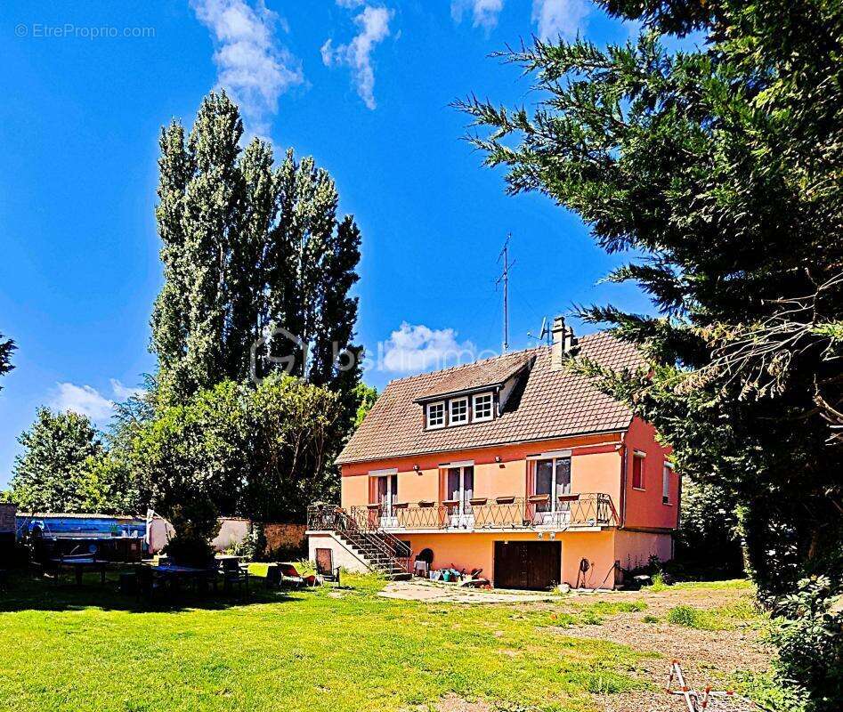 Maison à EPERNON