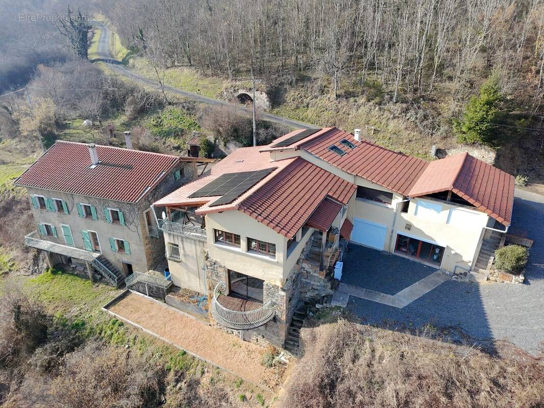 Maison à LE PERREON