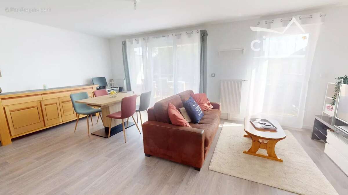 Appartement à SAINT-CYR-EN-VAL