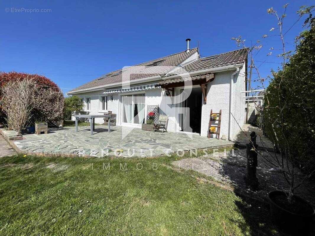 Maison à FRANQUEVILLE-SAINT-PIERRE