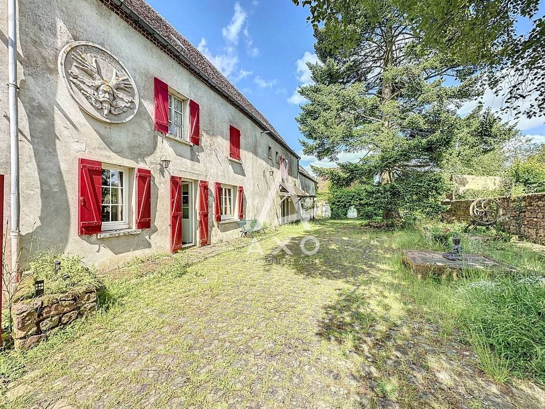 Maison à THIRON-GARDAIS