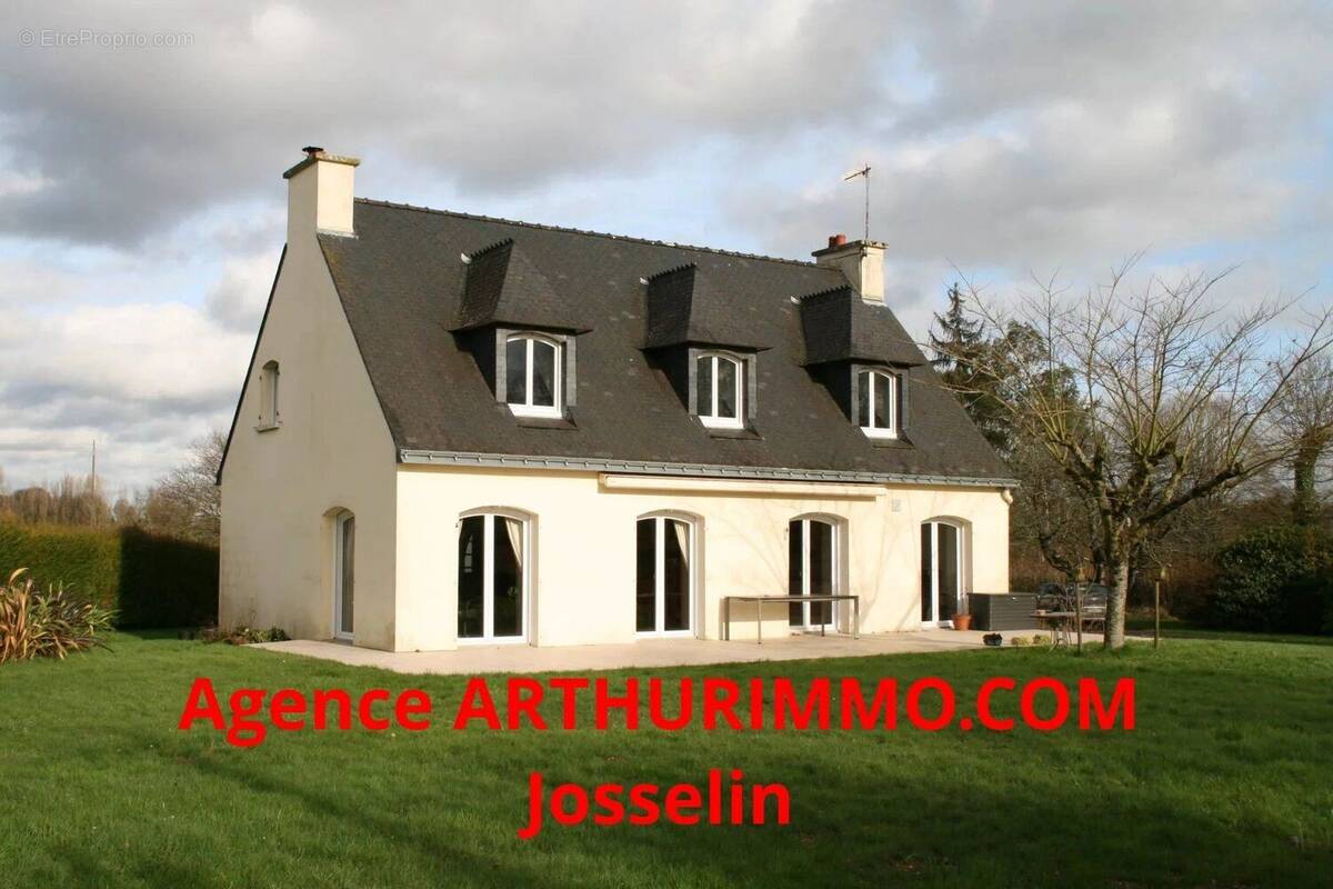 Maison à JOSSELIN