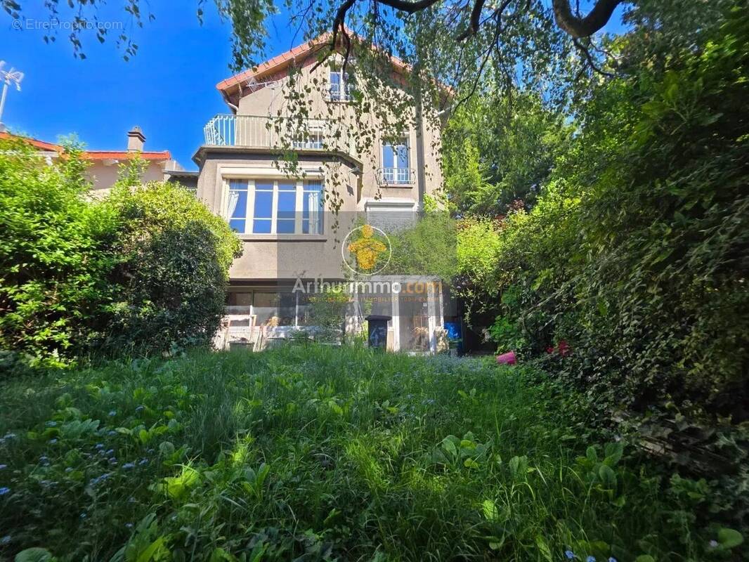 Maison à SARCELLES