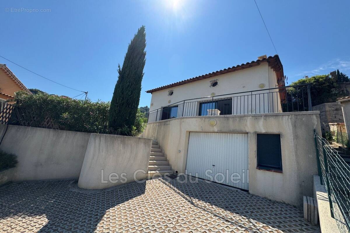 Maison à HYERES