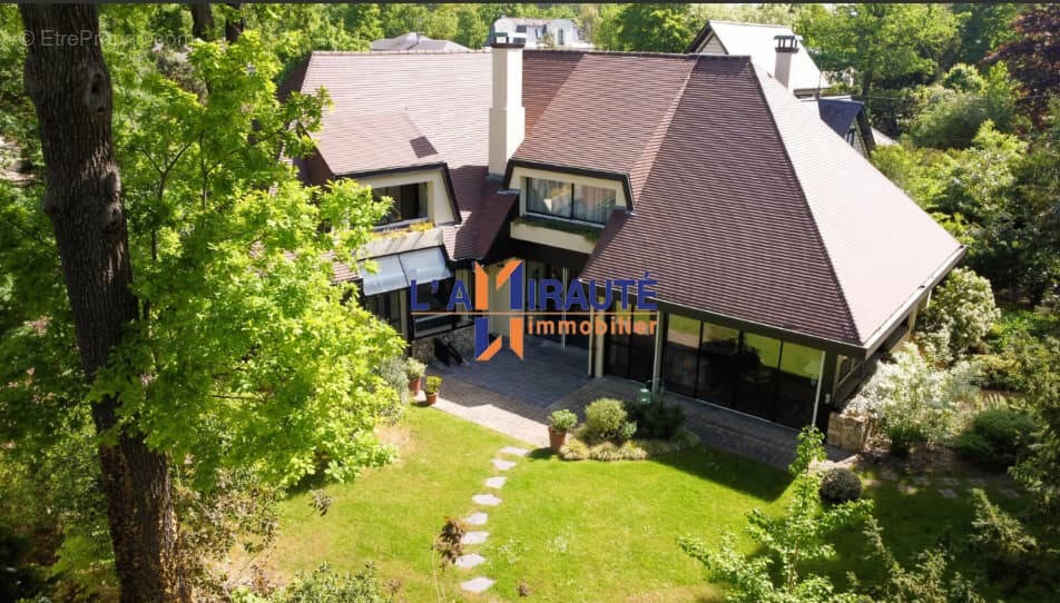 Maison à MAISONS-LAFFITTE