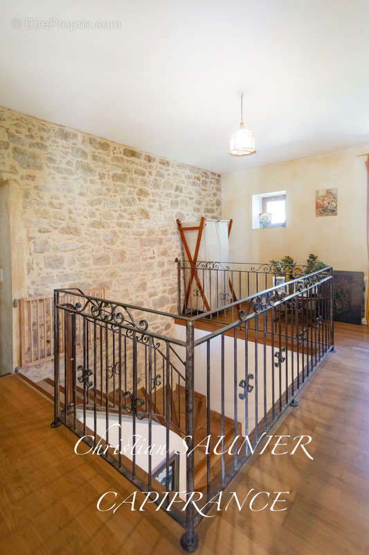 Maison à LA POMAREDE