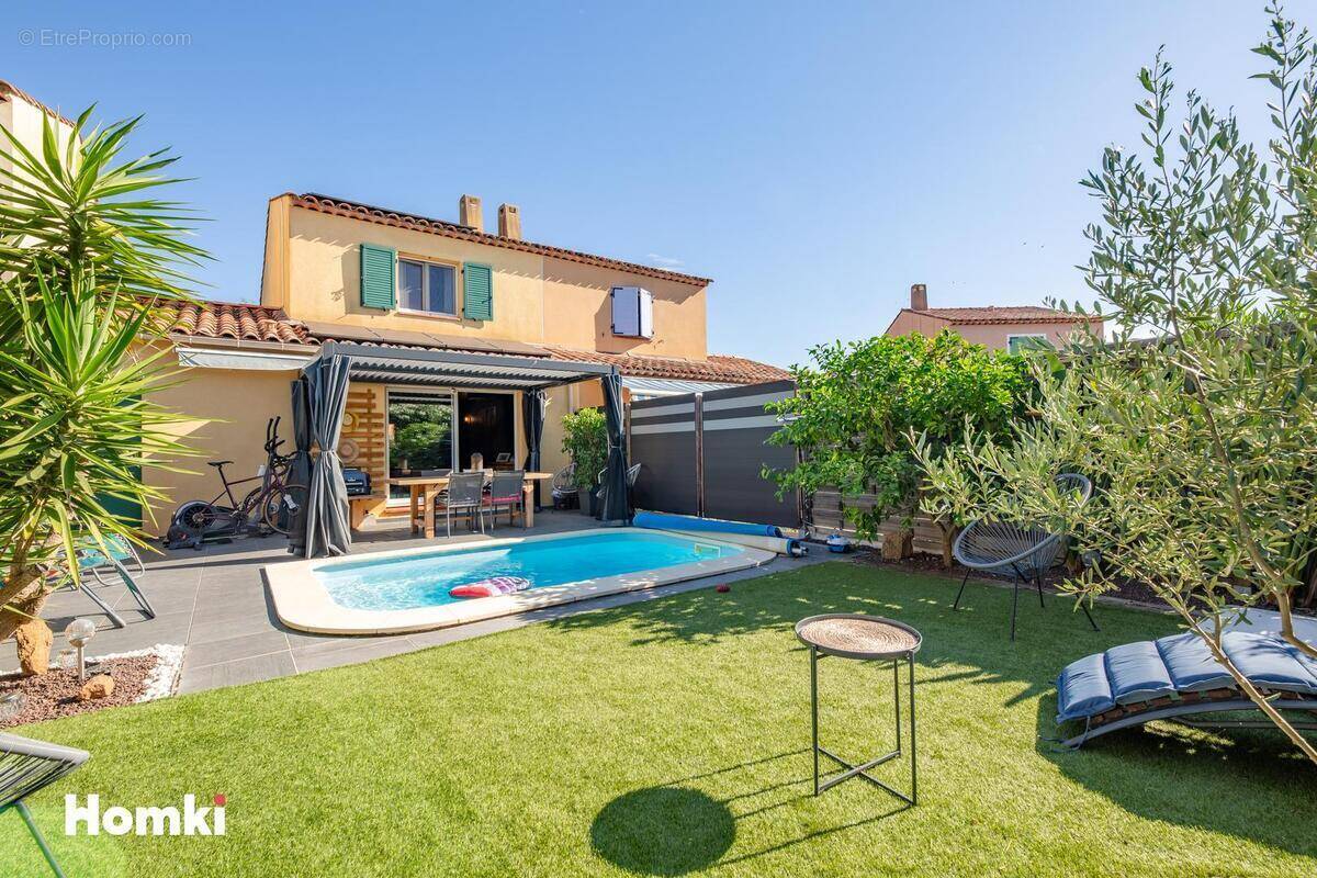 Maison à ROQUEBRUNE-SUR-ARGENS
