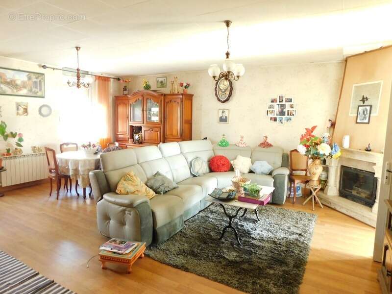 Maison à LA CHAPELLE-JANSON
