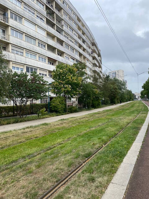 Appartement à GENNEVILLIERS