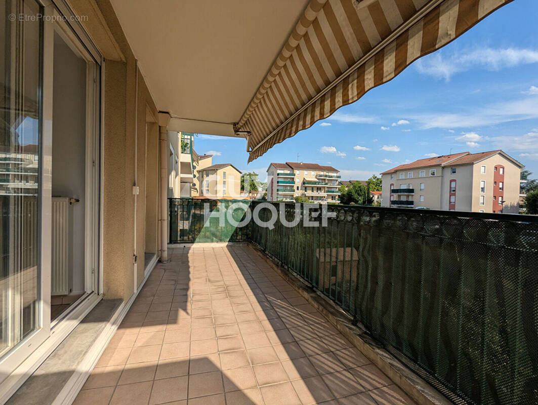 Appartement à DECINES-CHARPIEU