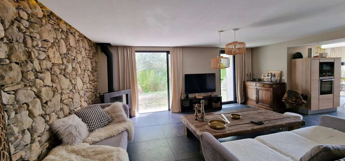 Maison à LE CASTELLET
