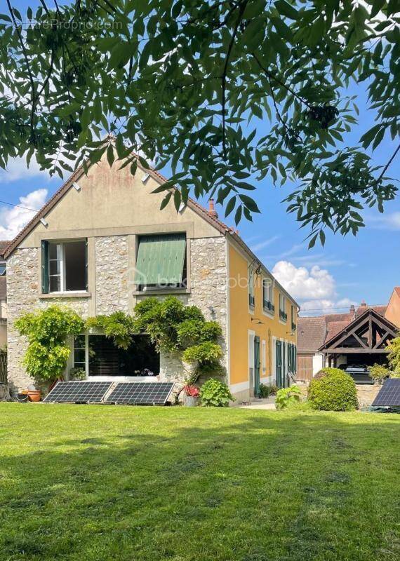 Maison à VILLENEUVE-LE-COMTE