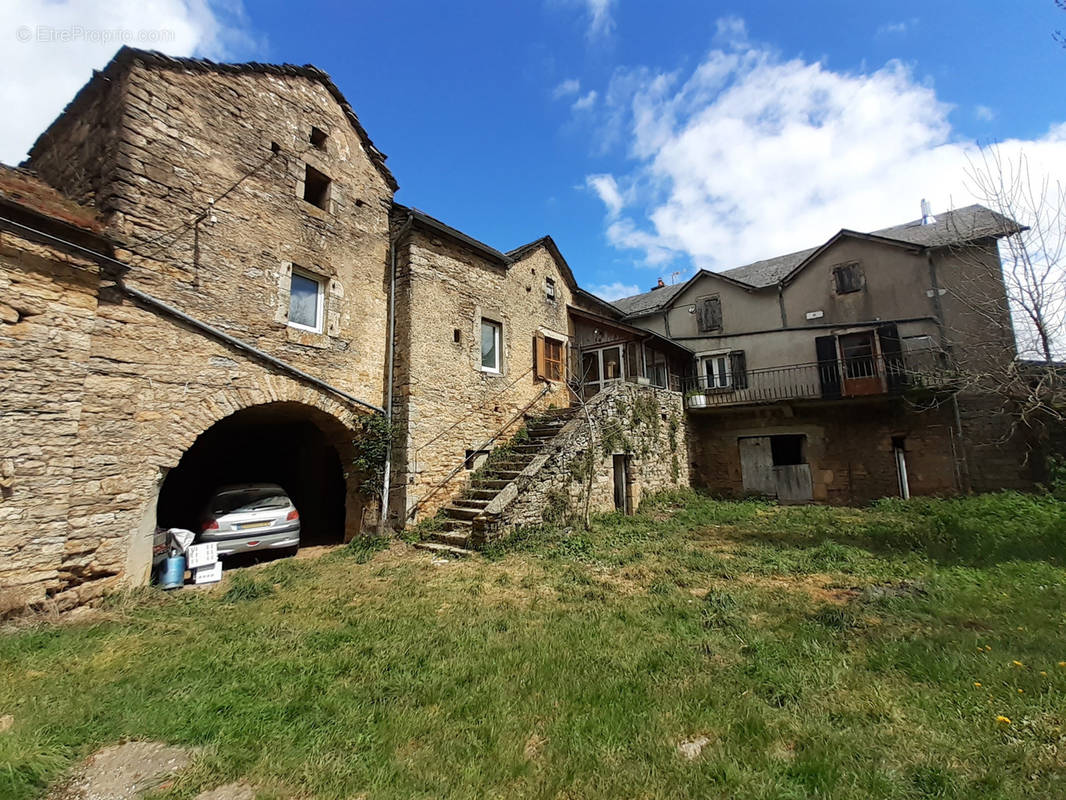 Maison à SEVERAC-LE-CHATEAU