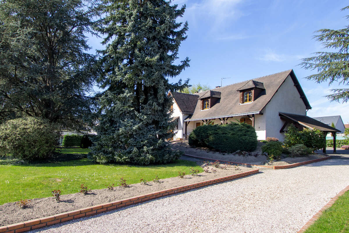Maison à MONTLOUIS-SUR-LOIRE