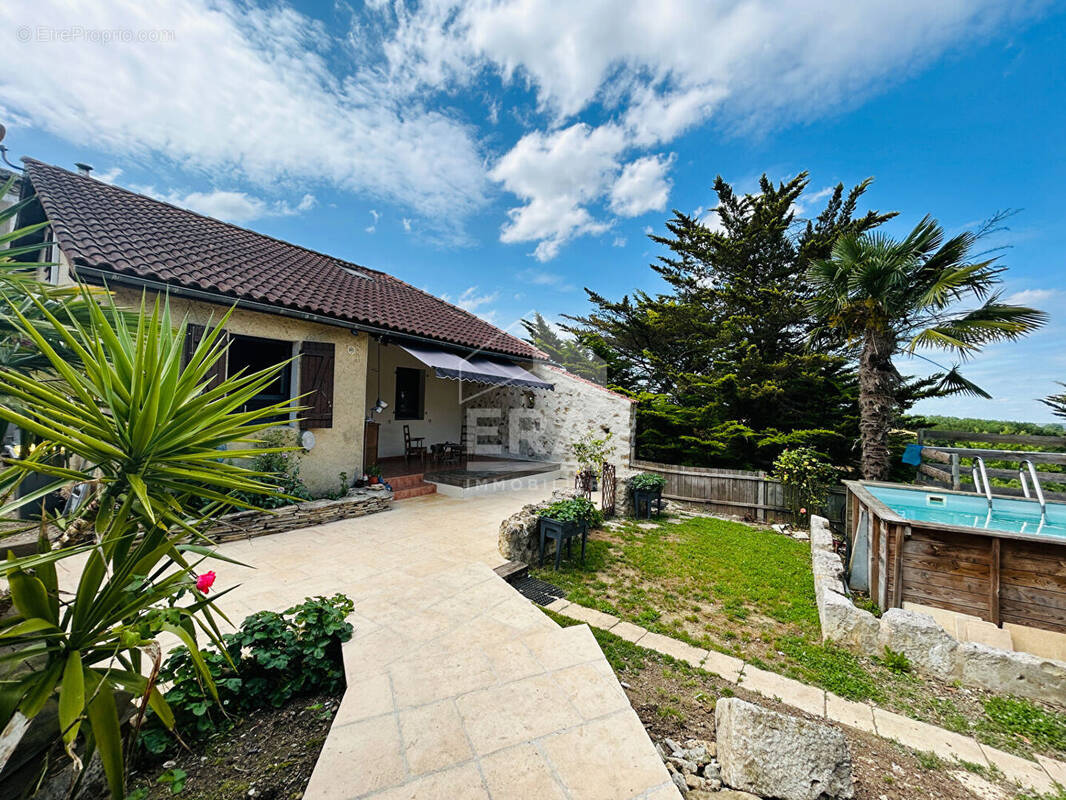 Maison à BASSOUES