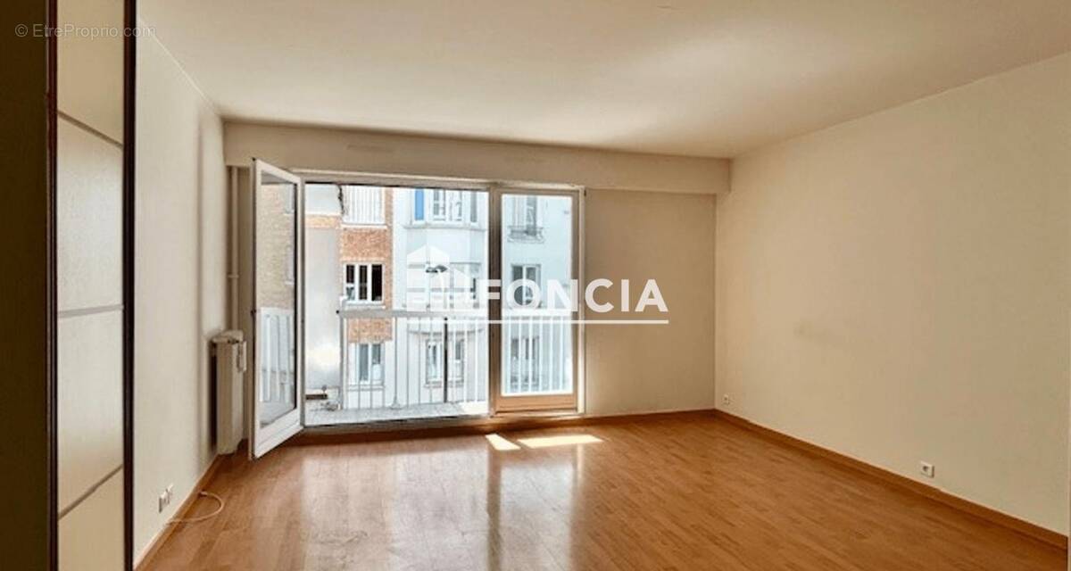 Appartement à PARIS-20E