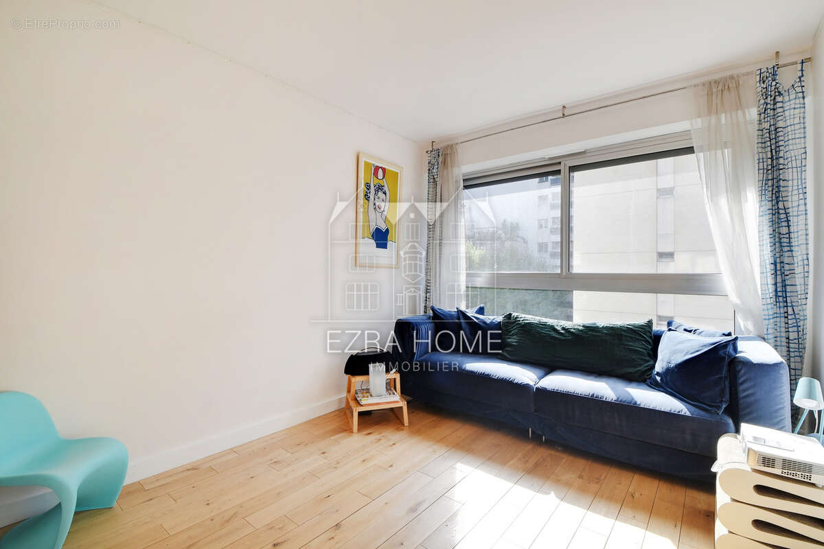 Appartement à PARIS-7E