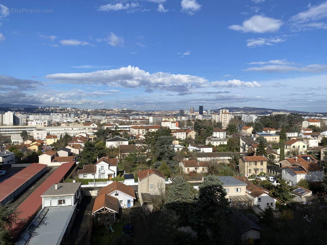 Appartement à BRON