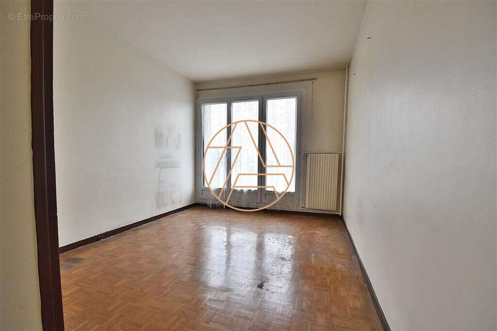 Appartement à SAINT-MAUR-DES-FOSSES