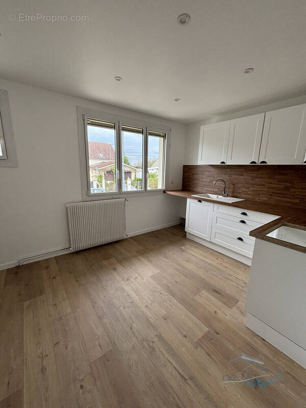 Appartement à LARDY