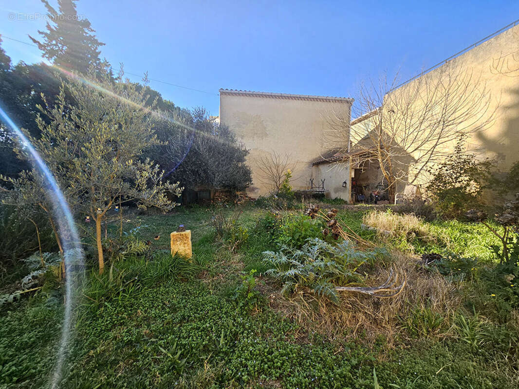 Maison à PUJAUT