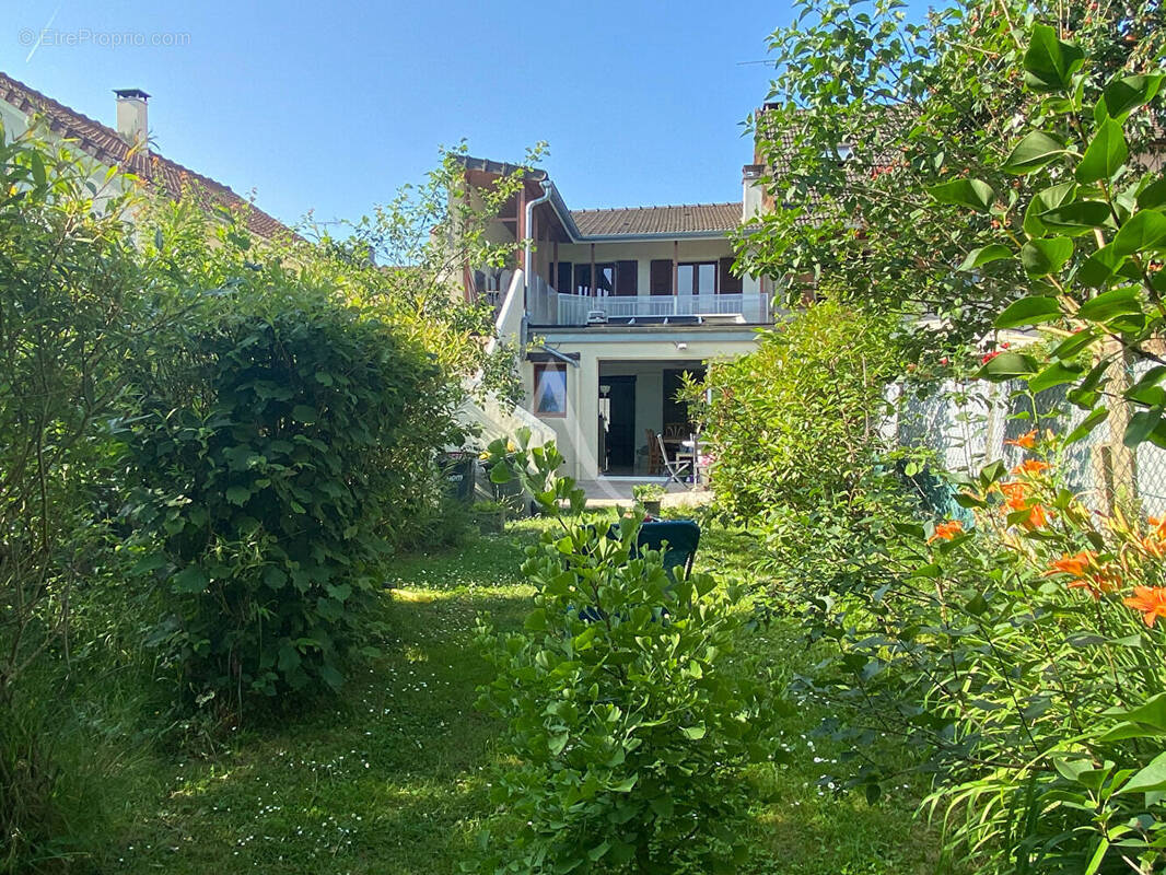 Maison à BURES-SUR-YVETTE