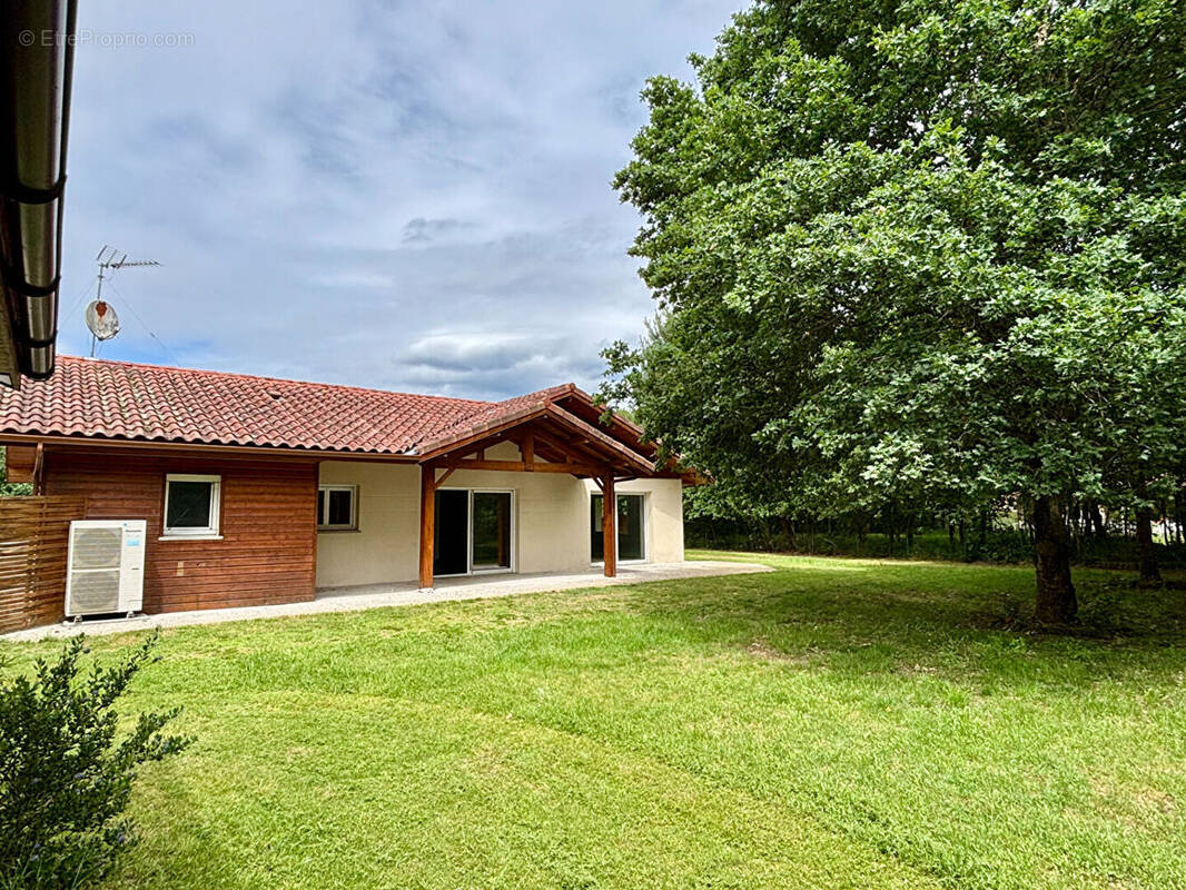 Maison à COMMENSACQ