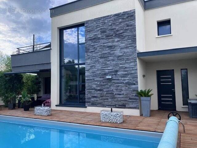Maison à BROCHON