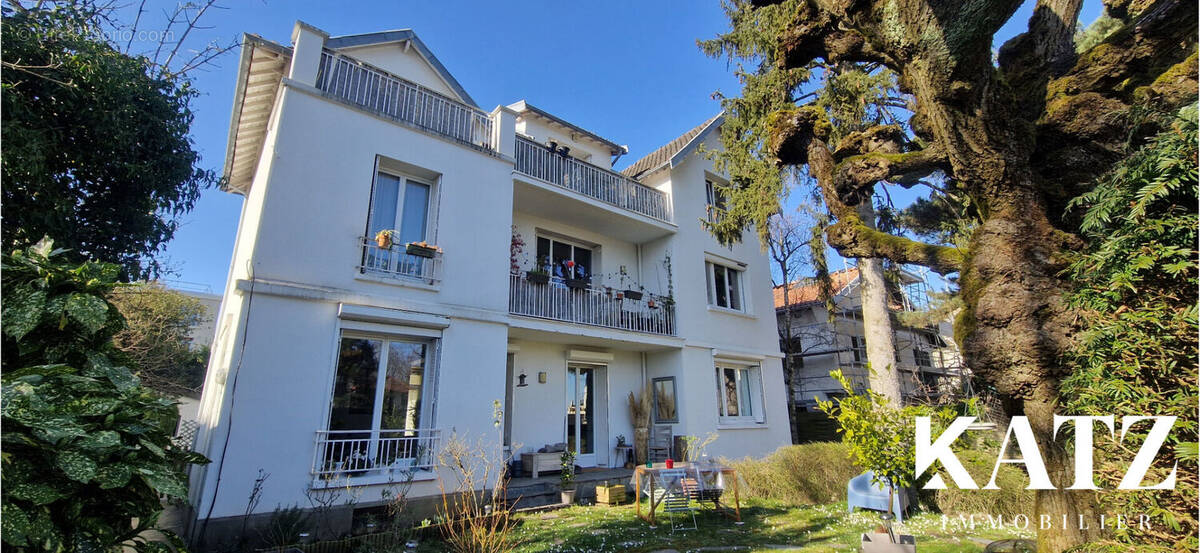 Appartement à GARCHES