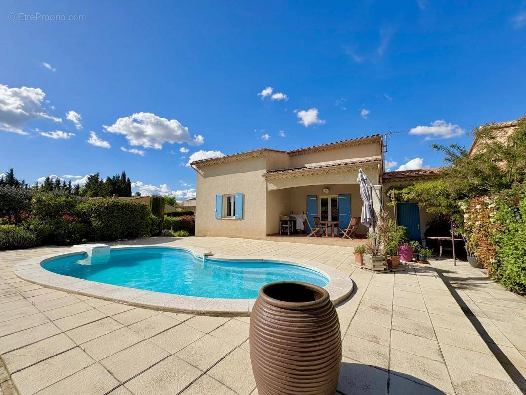 Maison à CAMARET-SUR-AIGUES