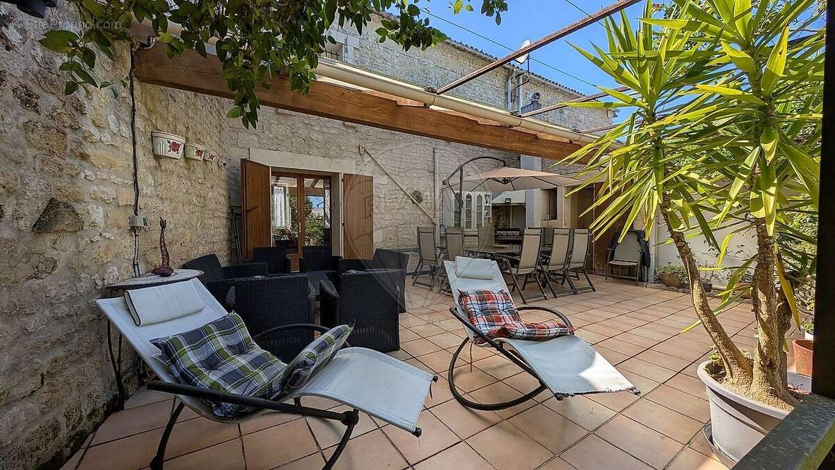 Maison à CHADENAC