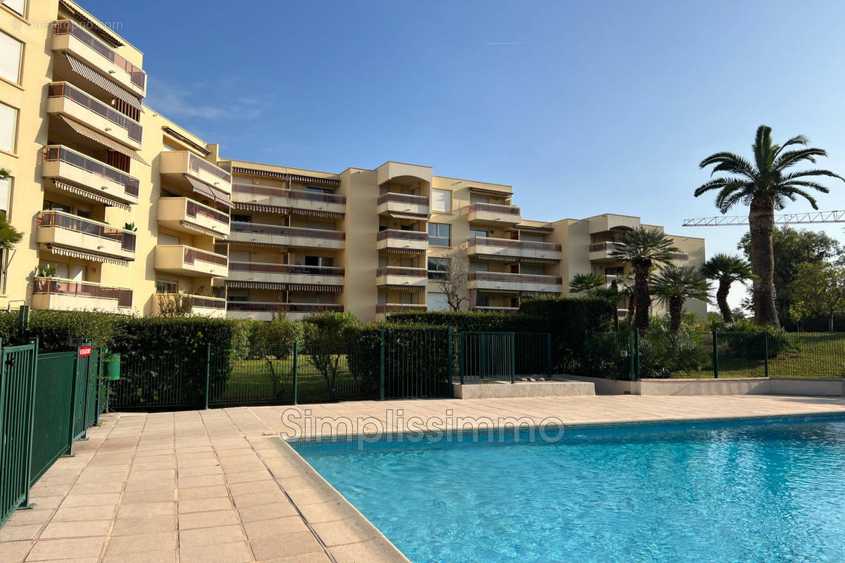 Appartement à VALLAURIS