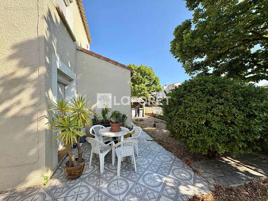 Maison à MAUGUIO