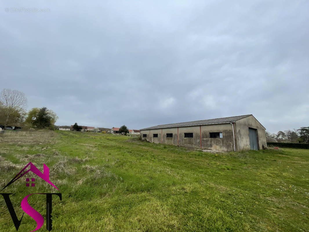 Terrain à AUXONNE