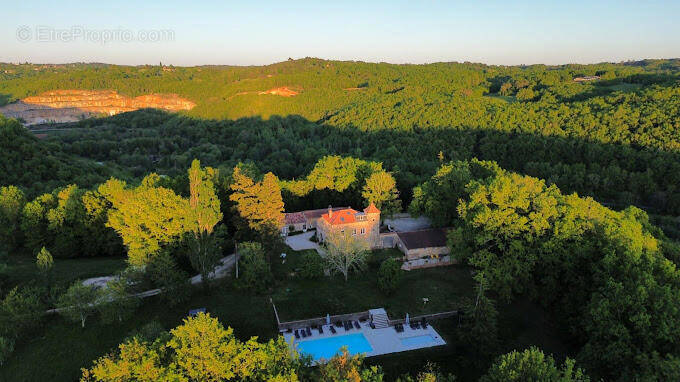 domaine - Maison à VILLEFRANCHE-DU-PERIGORD