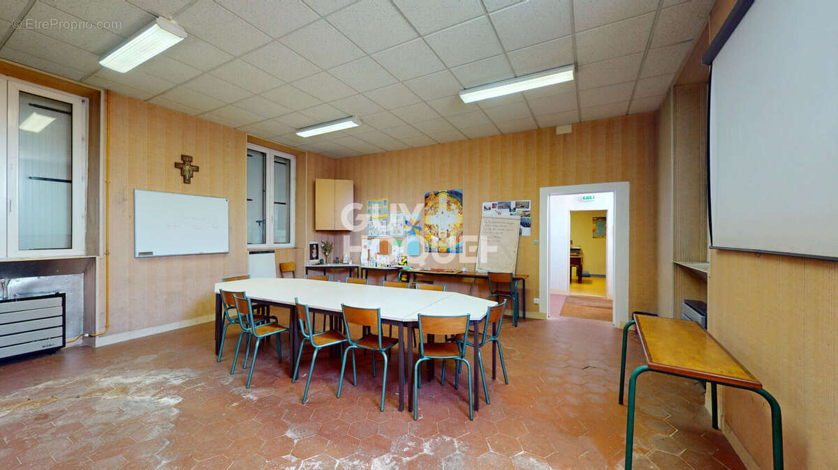 Appartement à BRUYERES-LE-CHATEL
