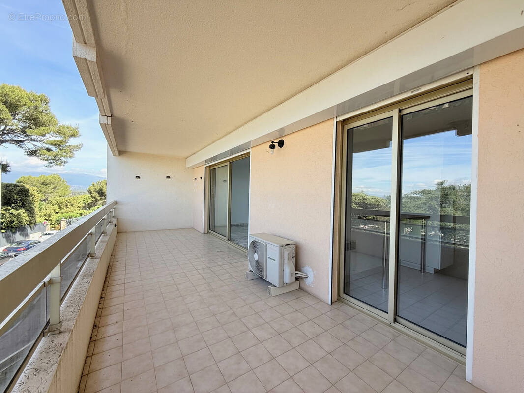 Appartement à LE CANNET