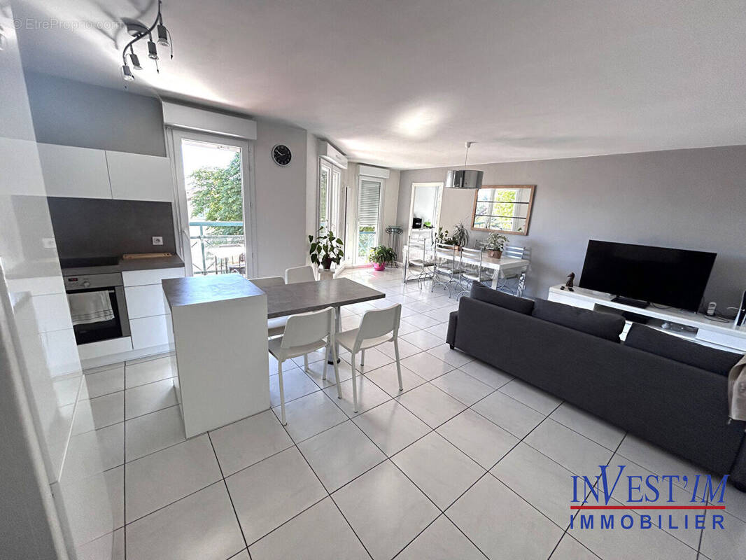 Appartement à SAINT-GENIS-LAVAL