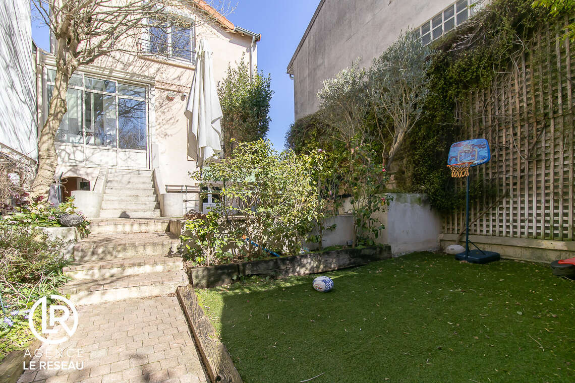Maison à SURESNES