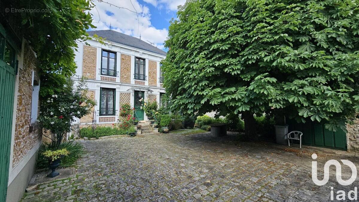 Photo 1 - Maison à BRUNOY