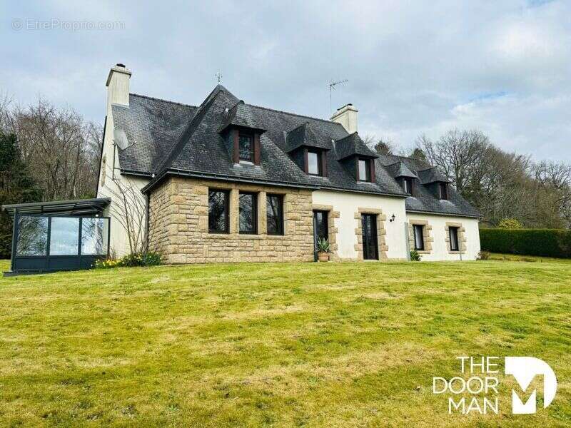 Maison à MUR-DE-BRETAGNE