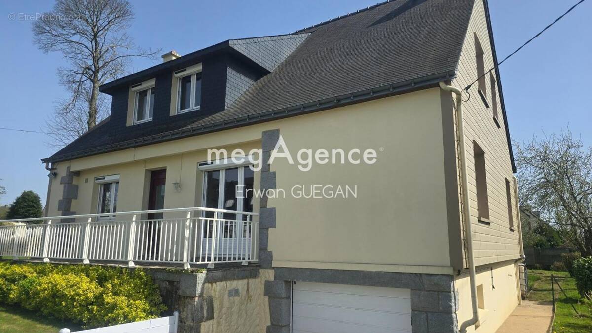 Maison à CLEGUEREC