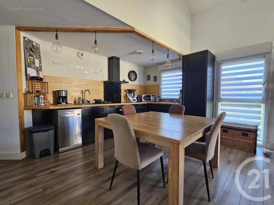 Appartement à LATTES