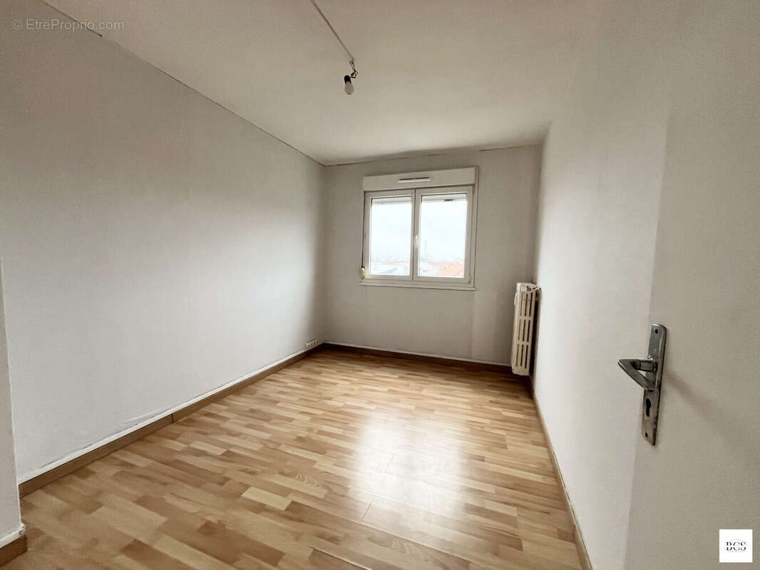 Appartement à BEUVRAGES