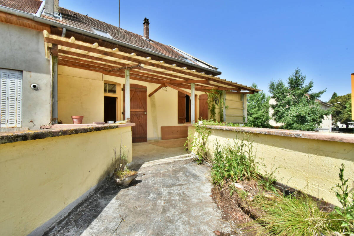 Appartement à LA TOUR-DU-PIN
