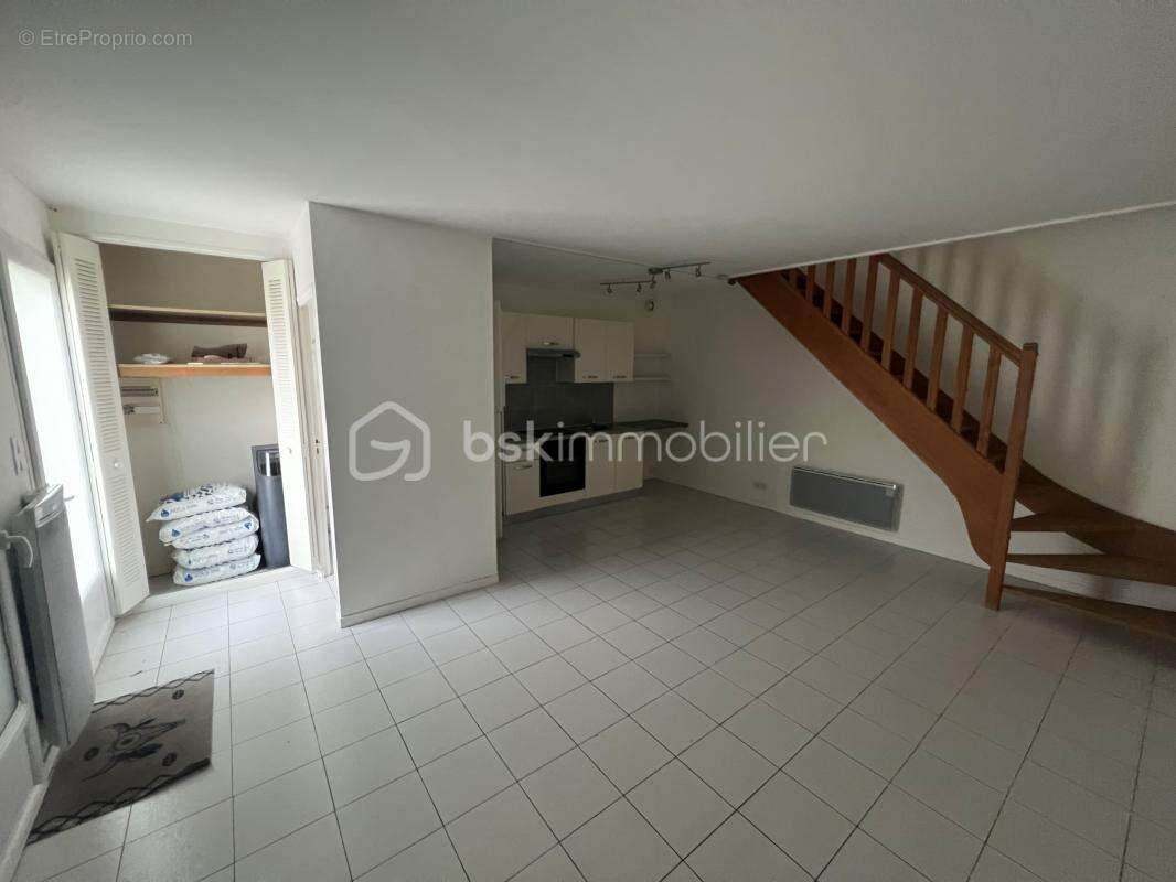 Appartement à LA CHAPELLE-EN-SERVAL
