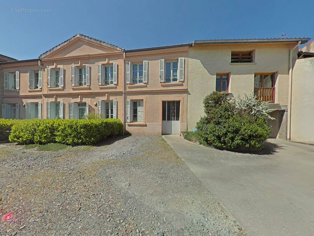 Appartement à SAINT-JUST-SAINT-RAMBERT