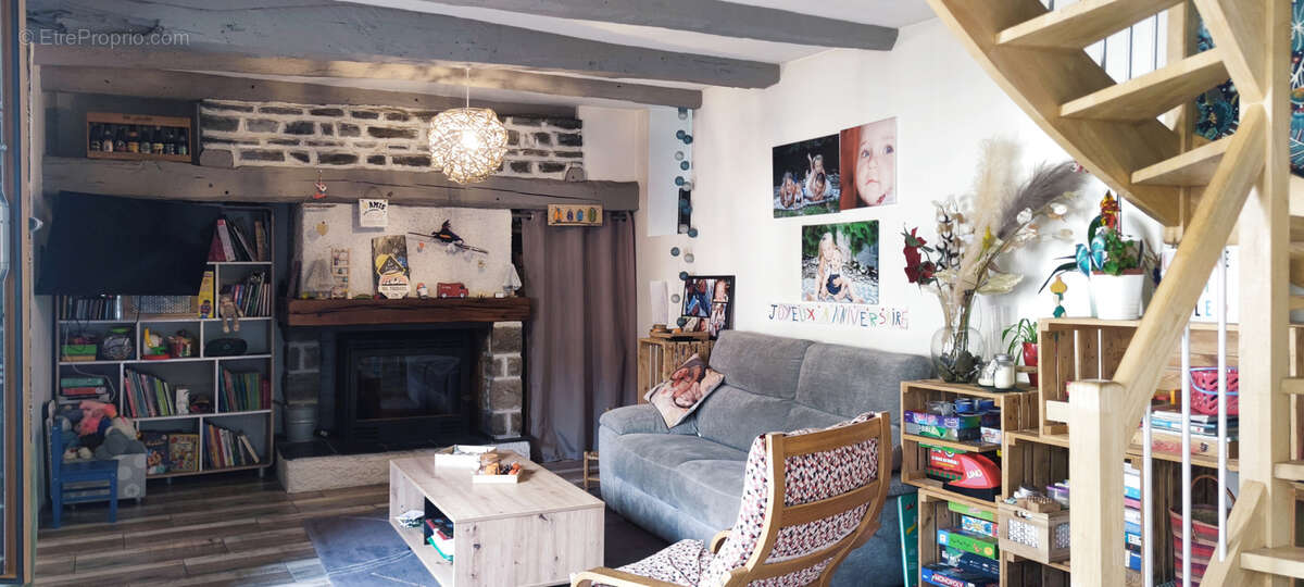 Maison à ESTAING