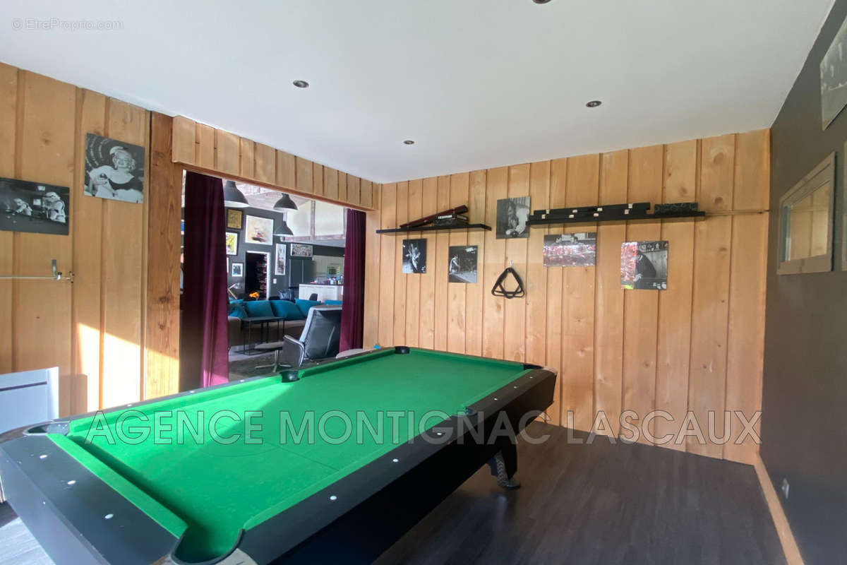 Maison à LA CHAPELLE-AUBAREIL
