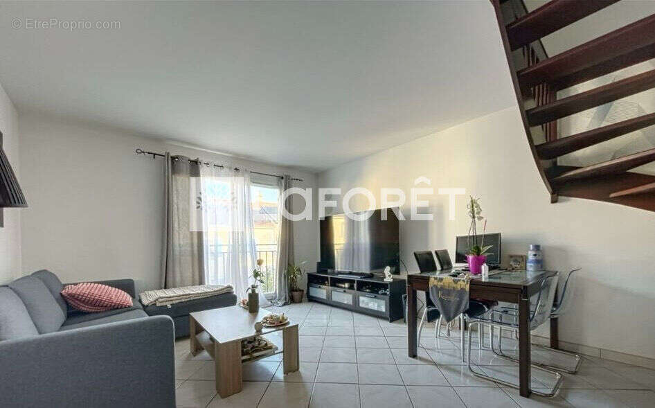 Appartement à LA QUEUE-EN-BRIE